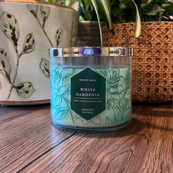 Bath & Body Works | Accents | Bath Body Works White Gardenia Candle ...